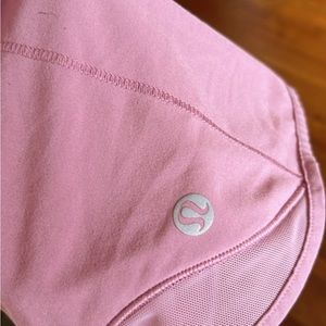 COPY - LULULEMON hotty hot short size 8!